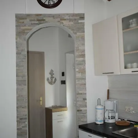 Laurel Apartment