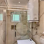 Laurel Apartment *